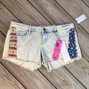 Vanilla Star Junior's Am. Flag Distressed/Worn Look Denim Shorts Size 11. NEW!